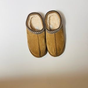 UGG Tasman Clog - Chestnut Size 4 (Big Girl)